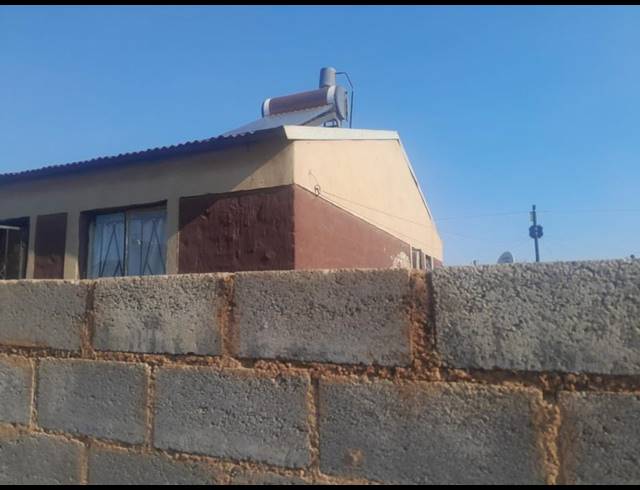 2 BEDROOM HOUSE FOR SALE IN GREENFIELD